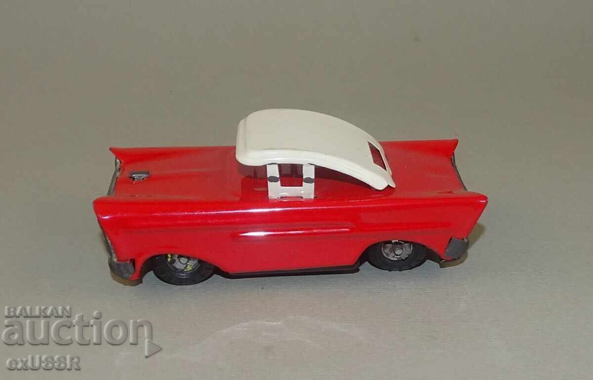Veche Căruță de Tinichea Model Coupe, Tinichea