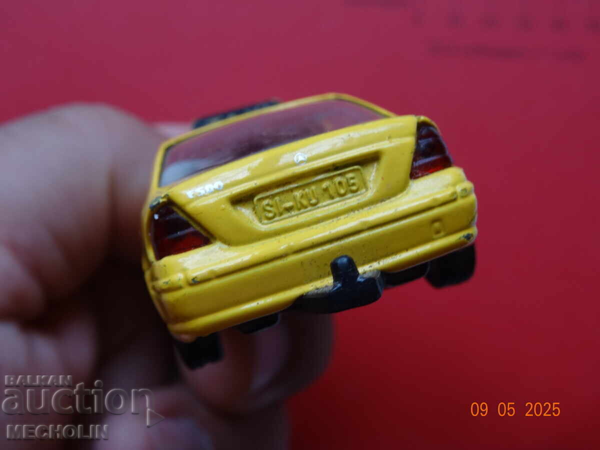 Collector's Metal Taxi Car MERCEDES BENZ E500 - 7