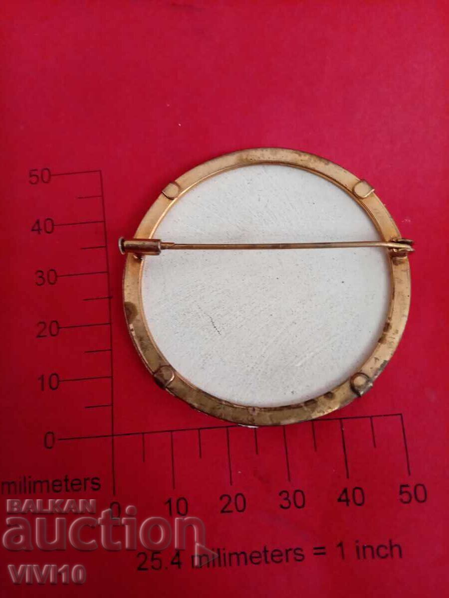 Старинна авторска брошка M.D. ФРАНЦИЯ с цена 50.00 лв. | € 25.56