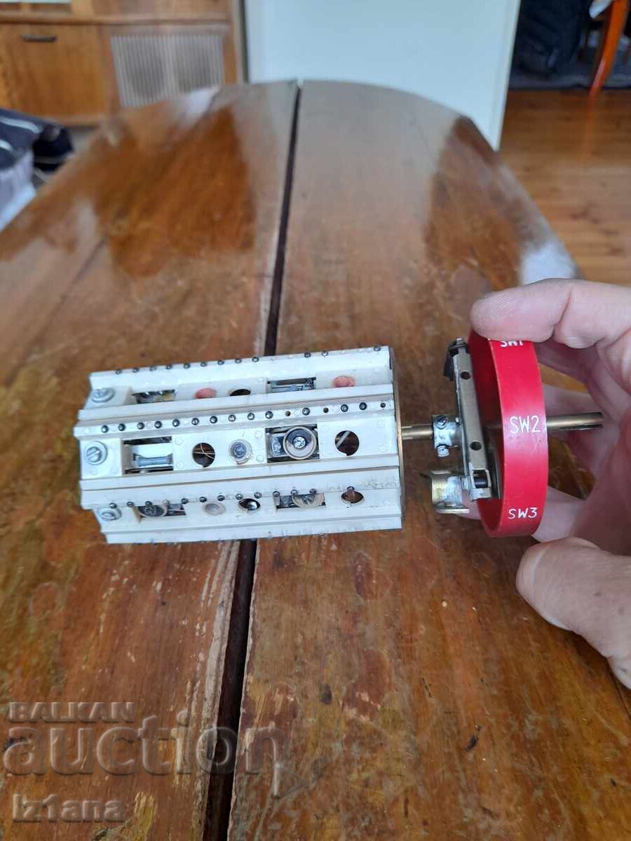 Παλαιός διακόπτης καναλιών Βεφ, Vef 206 με τιμή 16.00 BGN | € 8.18