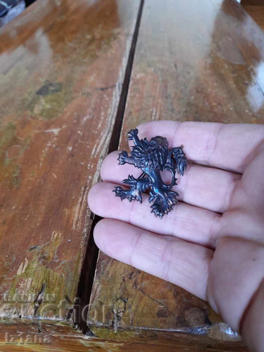 Стара кокарда,лъв,лъвче с цена 22.00 лв. | € 11.25 Стара кокарда,лъв,лъвче с цена 22.00 лв. | € 11.25