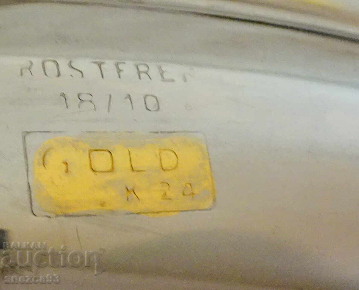 Δίσκος, πιατέλα Gold 24 K, 42 εκ., με χερούλια με τιμή 34.00 BGN | € 17.38 Δίσκος, πιατέλα Gold 24 K, 42 εκ., με χερούλια με τιμή 34.00 BGN | € 17.38