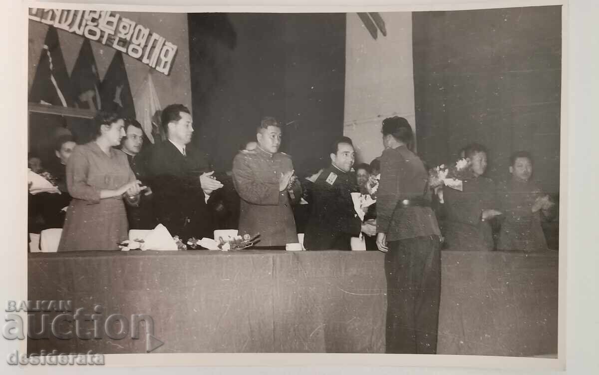 България - Китай, четири оригинални снимки с цена 100.00 лв. | € 51.13