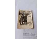 Φωτογραφία Σοφία Τρεις γυναίκες στο δρόμο