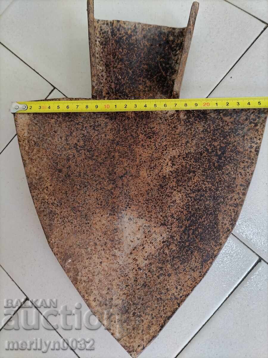 Παράδοση Σφυρήλατο άροτρο, σφυρήλατο σίδερο, πρωτόγονο