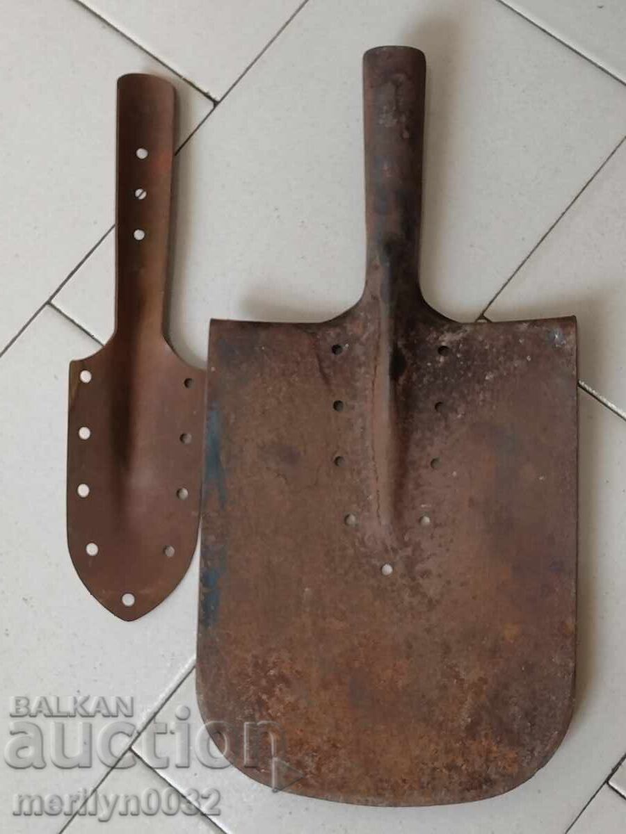 Auction  Military right shovel, wrought iron, unused