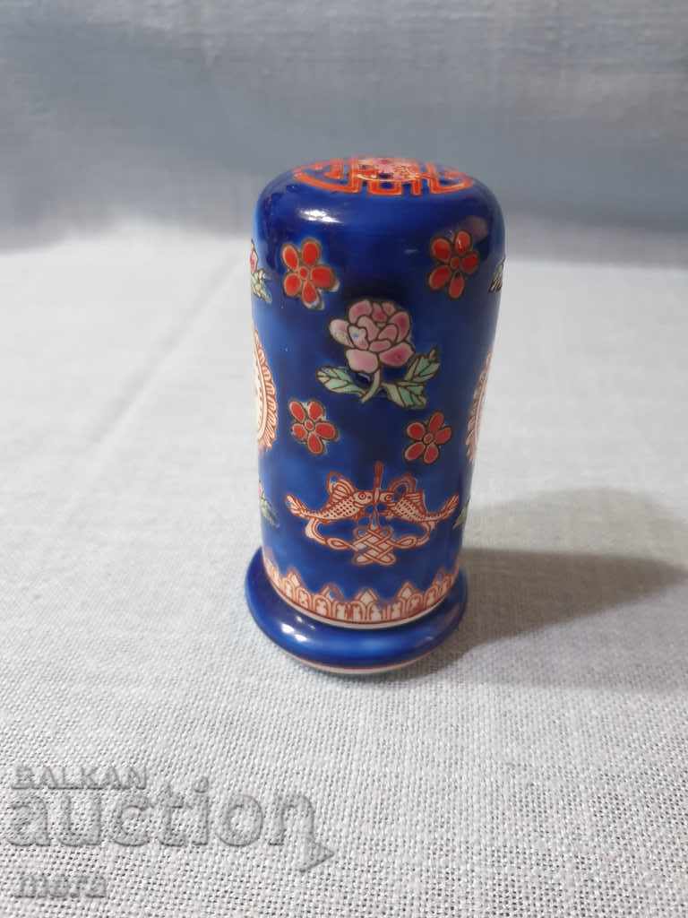 Farfurie japoneza din portelan pentru scobitori Farfurie japoneza din portelan pentru scobitori