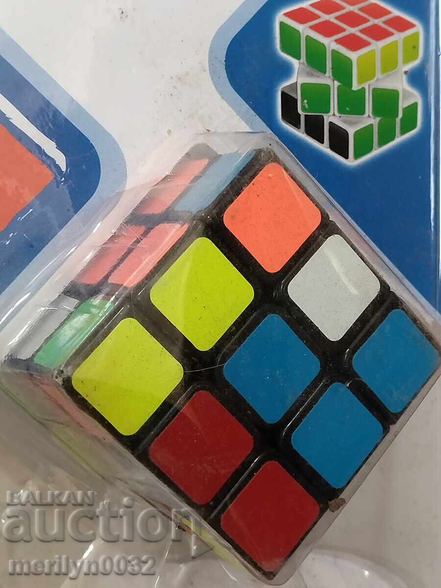 Παιδικό παιχνίδι Magic Rubik's Cube 70s με τιμή 39.00 BGN | € 19.94
