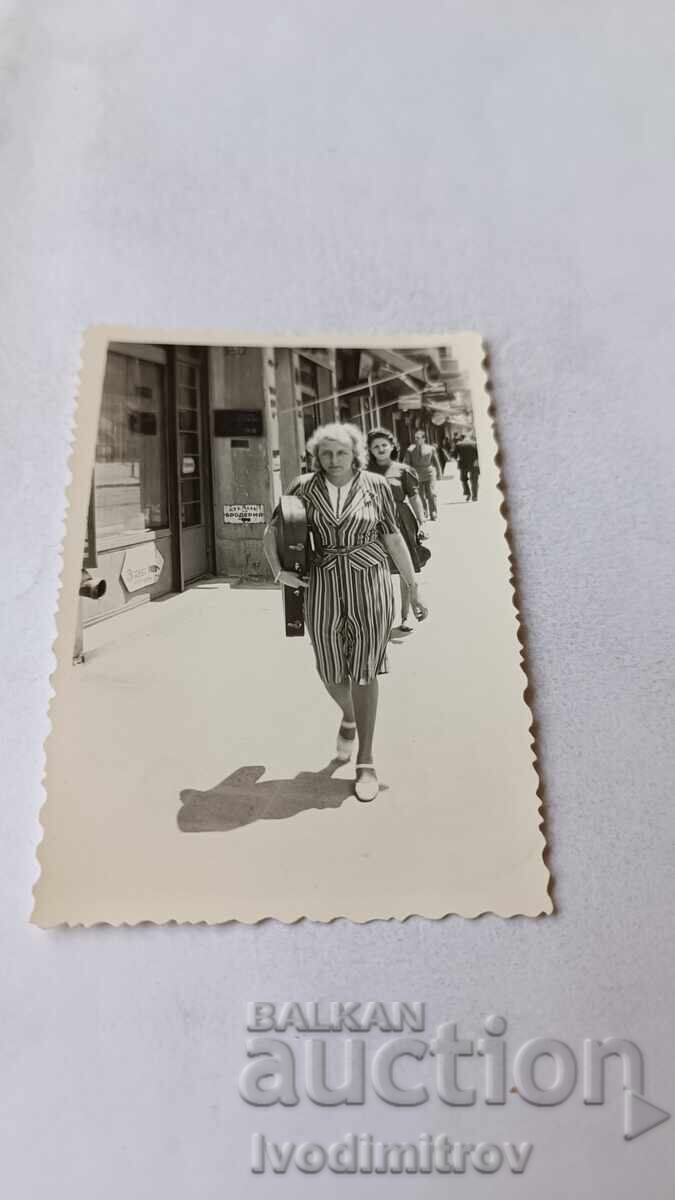 Photo Sofia Woman on a walk 1940
