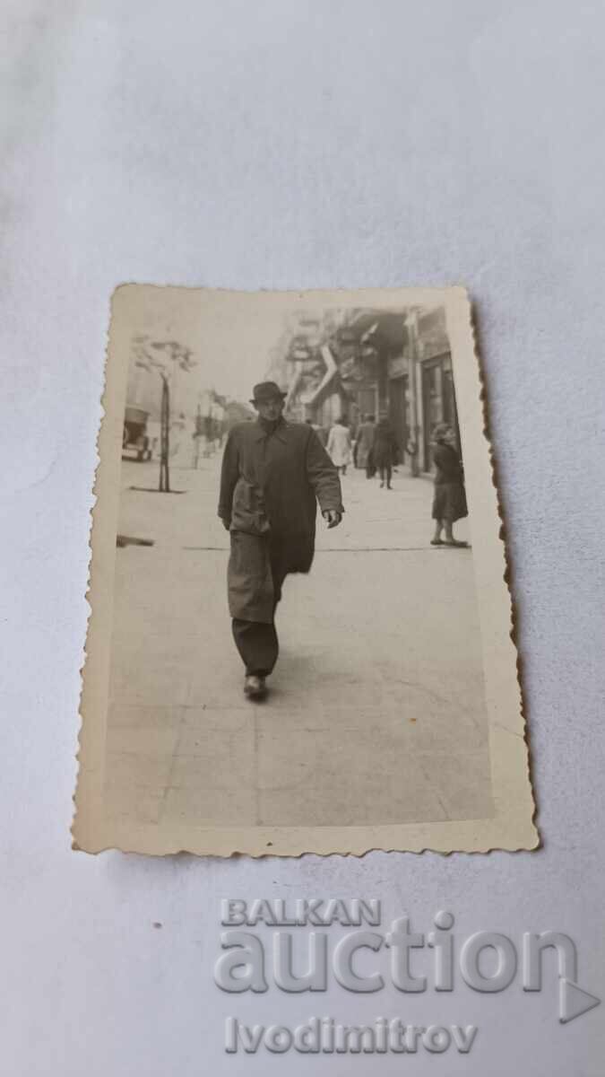 Φωτογραφία Σοφία Άνδρας σε μια βόλτα Φωτογραφία Σοφία Άνδρας σε μια βόλτα