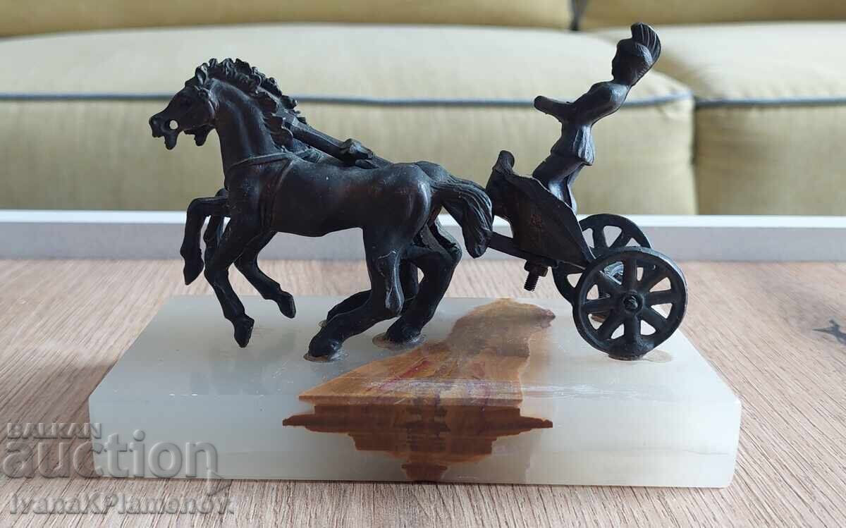 Souvenir chariot brass on marble for connoisseurs