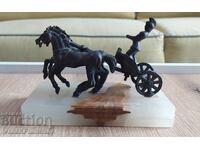 Suvenir care de roți din alamă pe marmură pentru colecționari