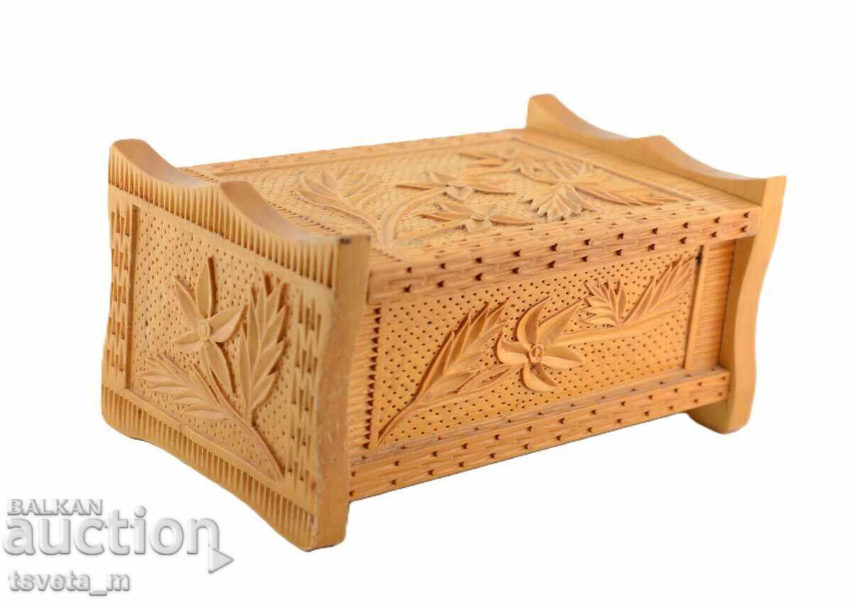 Δημοπρασία Ξύλινο κουτί σεντούκι ξυλόγλυπτο χειροποίητο