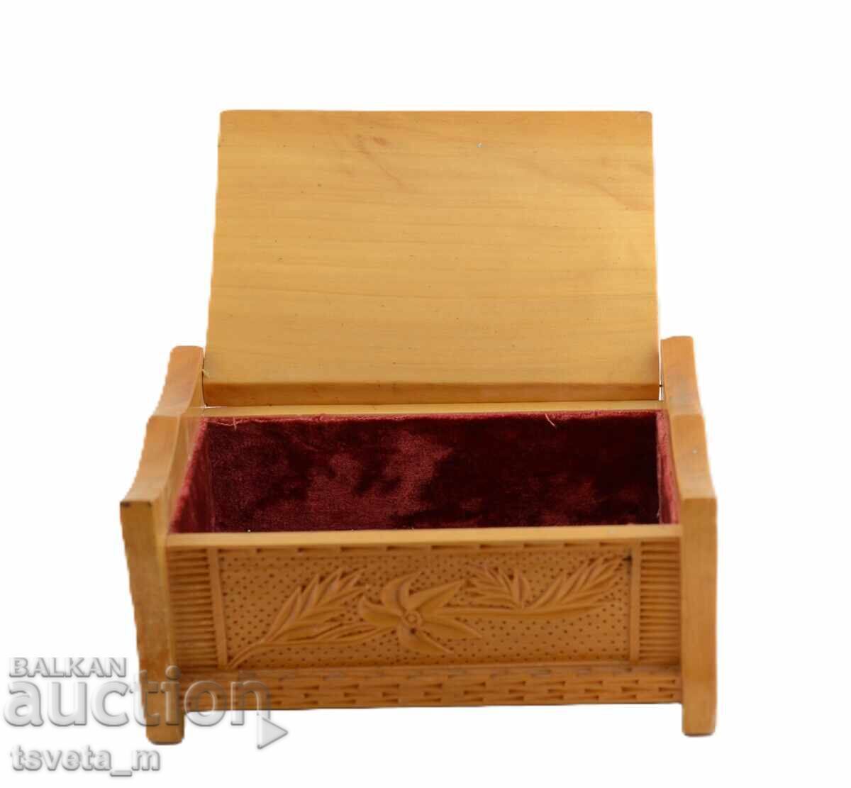 Παράδοση Ξύλινο κουτί σεντούκι ξυλόγλυπτο χειροποίητο