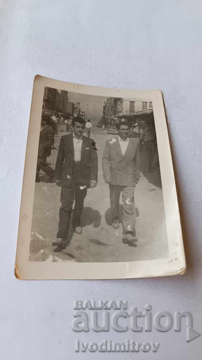 Photo Sofia Two young men on a walk