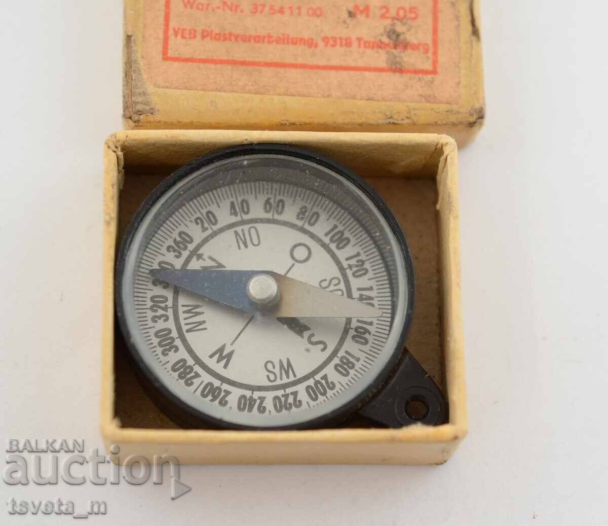 Busolă din RDG în ambalaj original, socială cu preț 10.00 BGN | € 5.11 Busolă din RDG în ambalaj original, socială cu preț 10.00 BGN | € 5.11