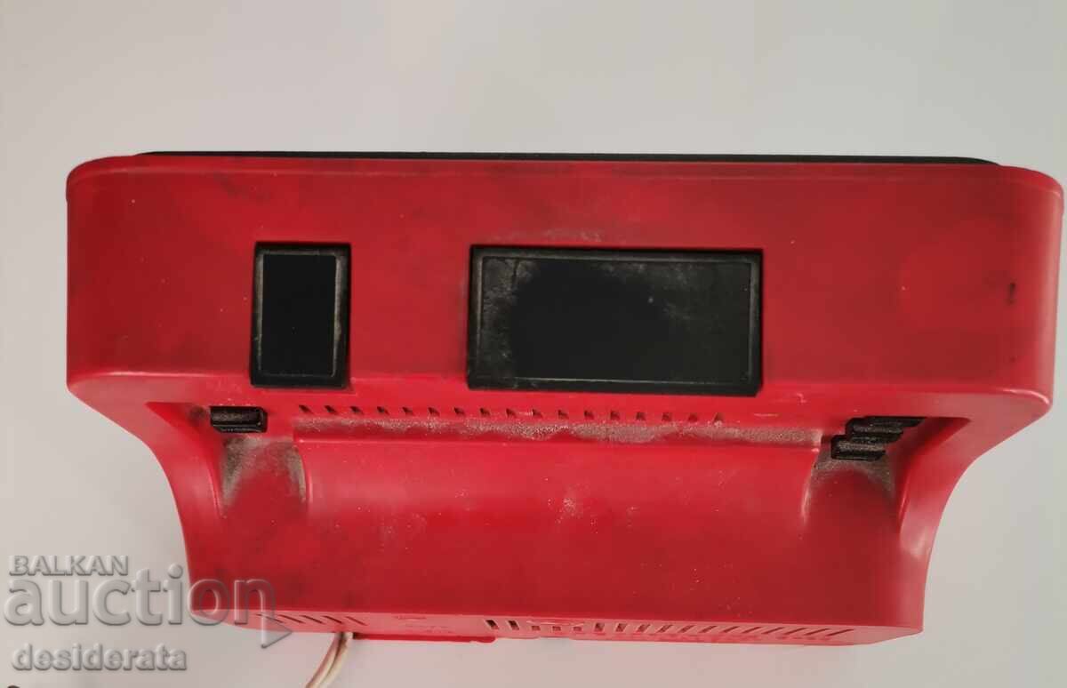 Retro electronic desk clock with price 30.00 BGN | € 15.34