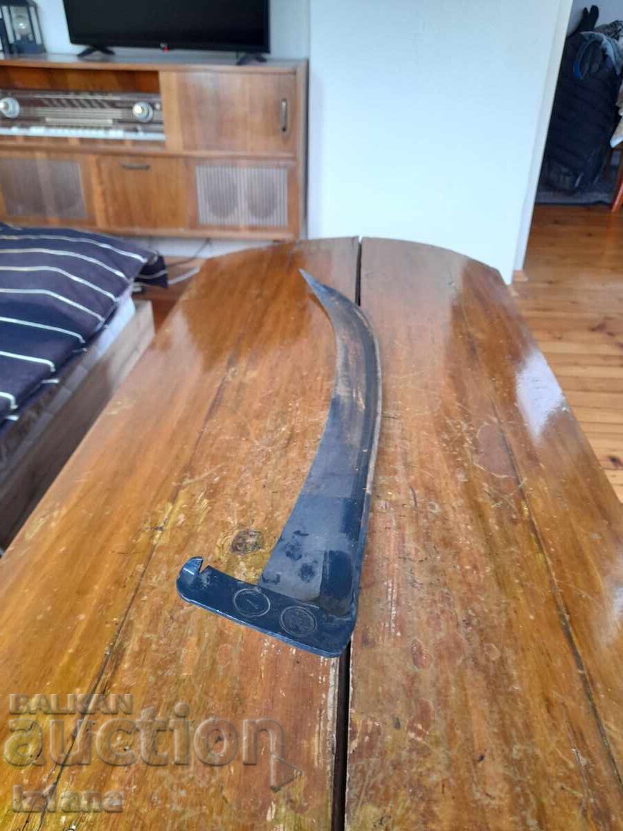 Old hair to cut Old hair to cut