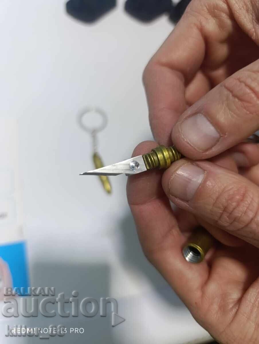 Small legs in the shape of a cartridge with price 20.00 BGN | € 10.23