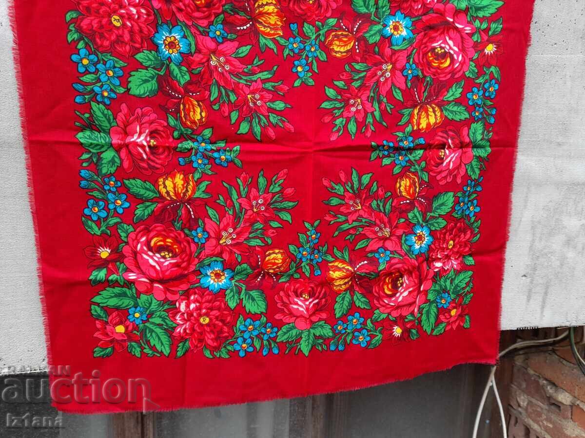 Παράδοση Παλιό μαντήλι στο κεφάλι