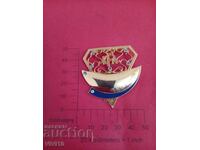 Broșă veche cu email și pietre