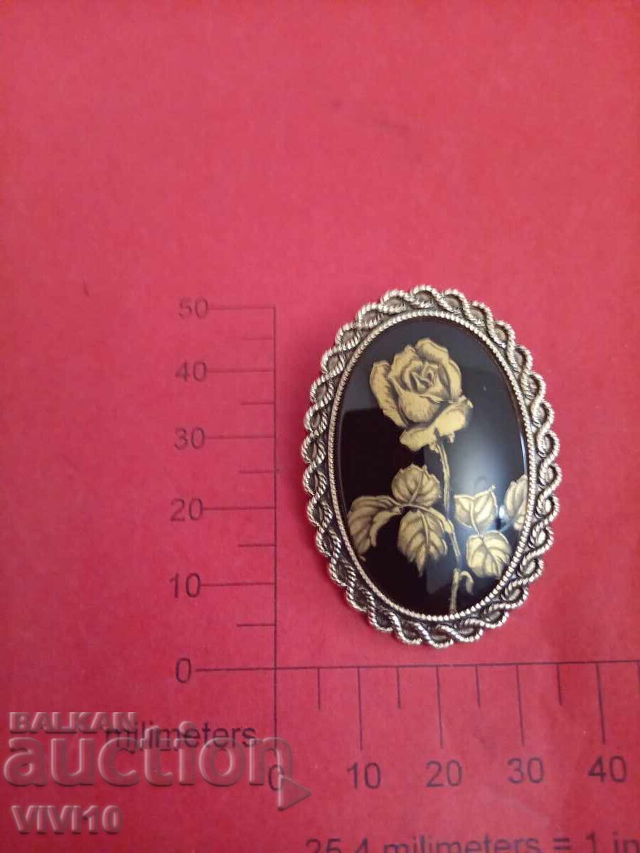 Αρχαία καρφίτσα σμάλτου, κλιπς Αρχαία καρφίτσα σμάλτου, κλιπς