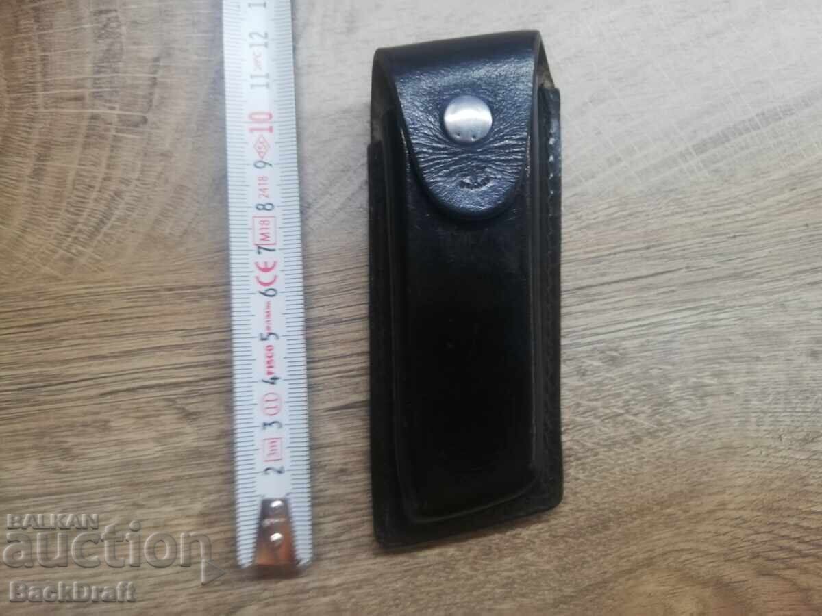 Auction WWII German Wehrmacht Leather Magazine Pouch for Walther Pistol Auction WWII German Wehrmacht Leather Magazine Pouch for Walther Pistol