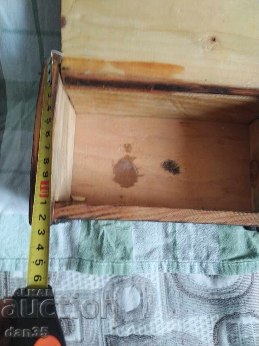 ΠΑΛΙΟ ΞΥΛΙΝΟ ΚΟΥΤΙ - 6