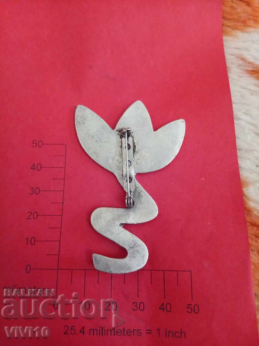 Αντίκα καρφίτσα σμάλτου με τιμή € 15.34 | 30.00 BGN Αντίκα καρφίτσα σμάλτου με τιμή € 15.34 | 30.00 BGN