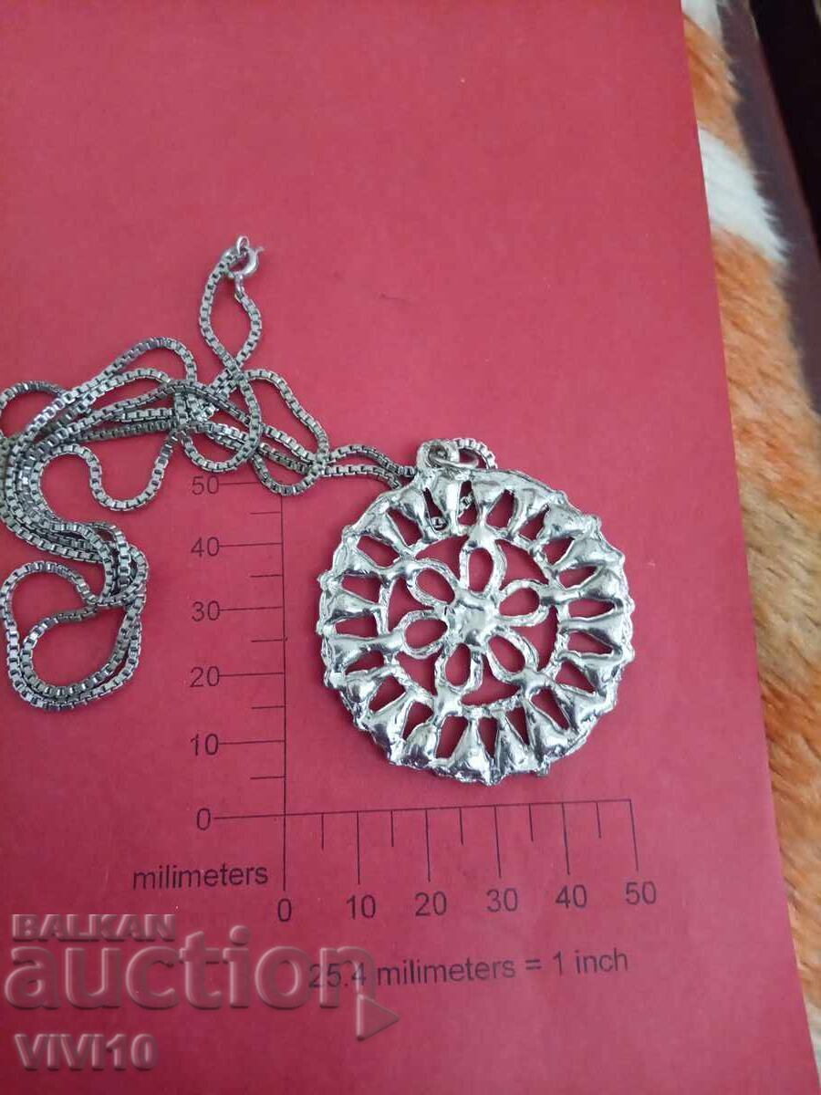 Αρχαίο κολιέ με σμάλτο με τιμή € 15.00 | 29.34 BGN