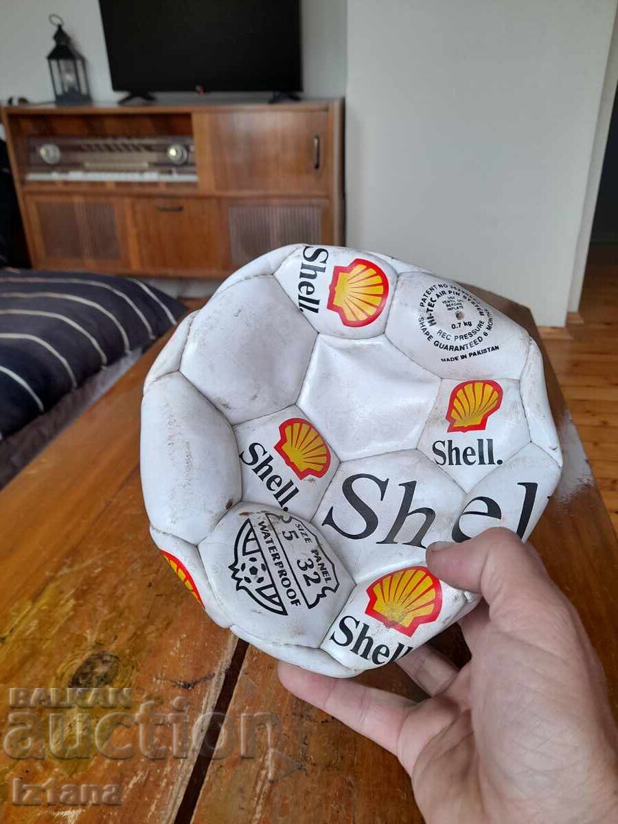 Minge de fotbal veche Shell cu preț 55.00 BGN | € 28.12 Minge de fotbal veche Shell cu preț 55.00 BGN | € 28.12