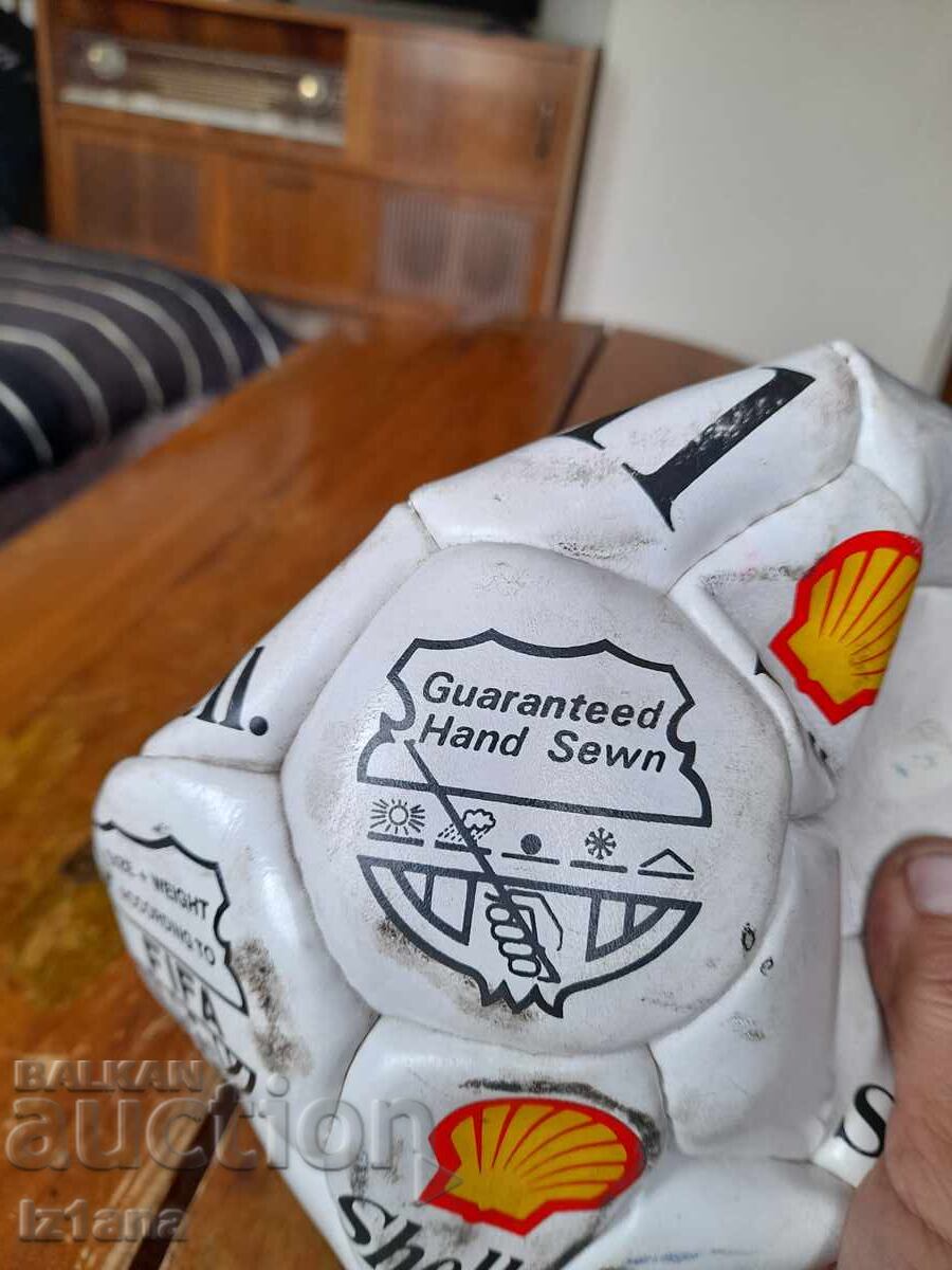 Livrarea Minge de fotbal veche Shell Livrarea Minge de fotbal veche Shell