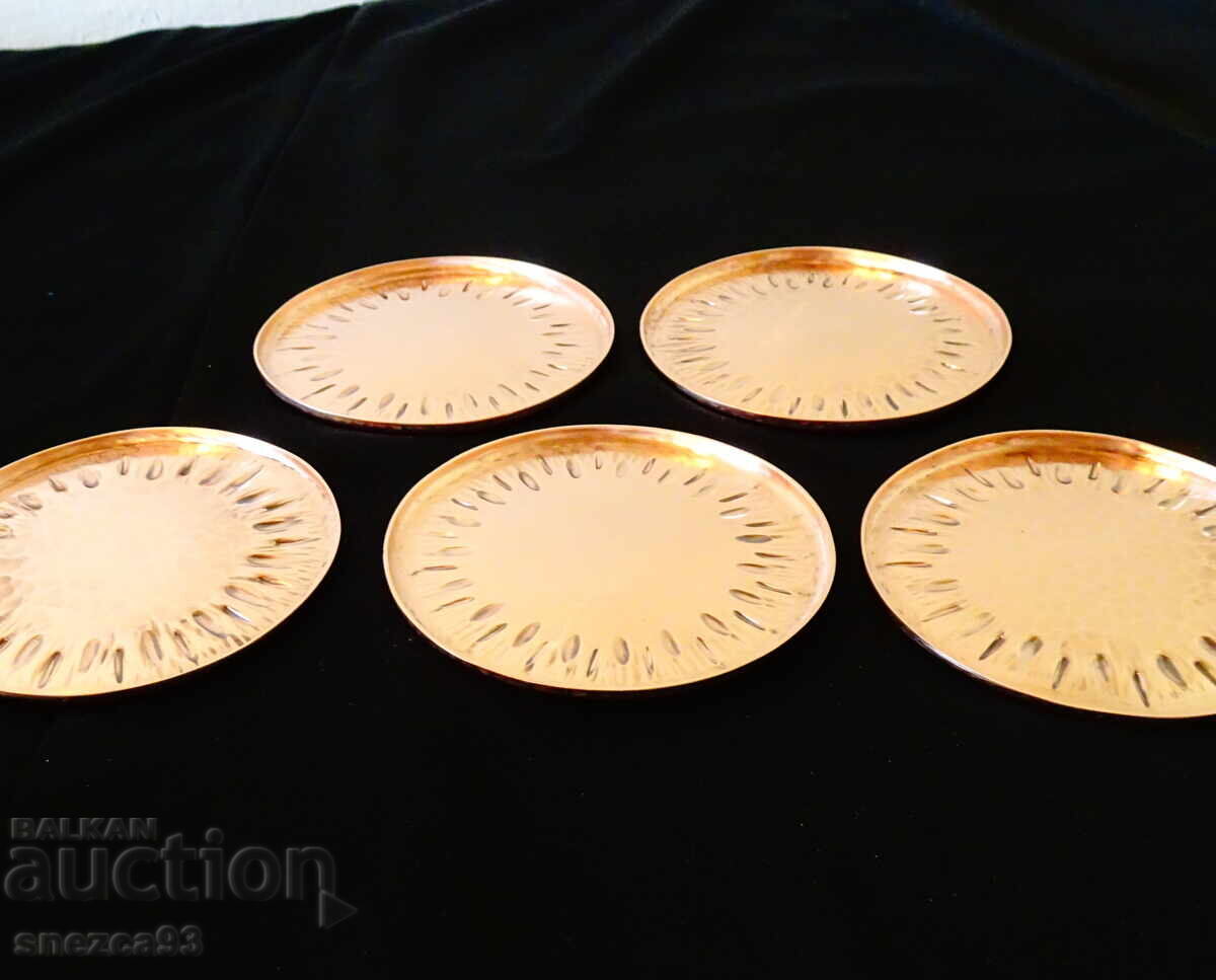 Доставка на Пет ковани медни чинии,чиста мед.