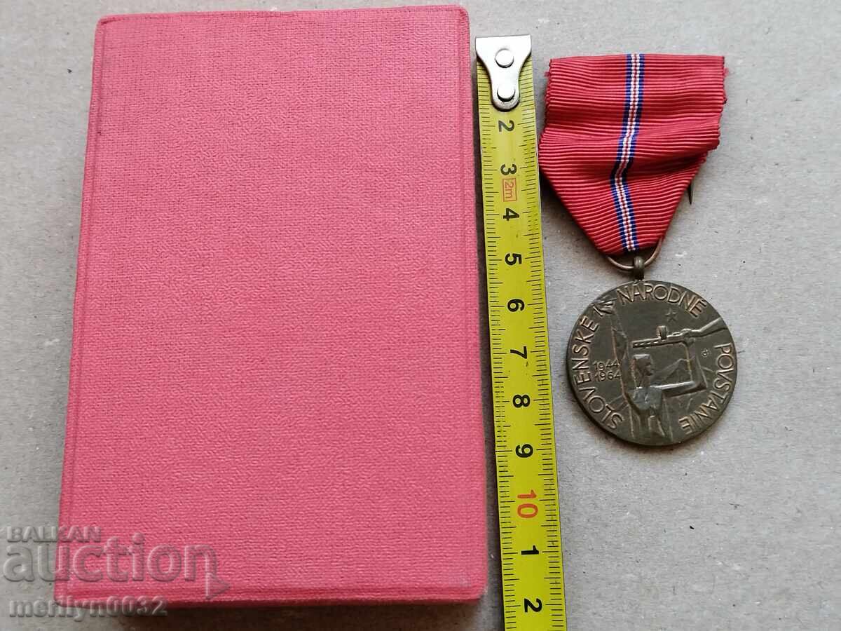 Semn comemorativ 20 de ani de la Revolta Slovacă, medalie cehă cu cutie - 5 Semn comemorativ 20 de ani de la Revolta Slovacă, medalie cehă cu cutie - 5