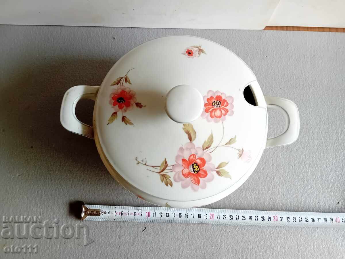 STAR PORCELAIN SOUP TUREEN with price 20.00 BGN | € 10.23