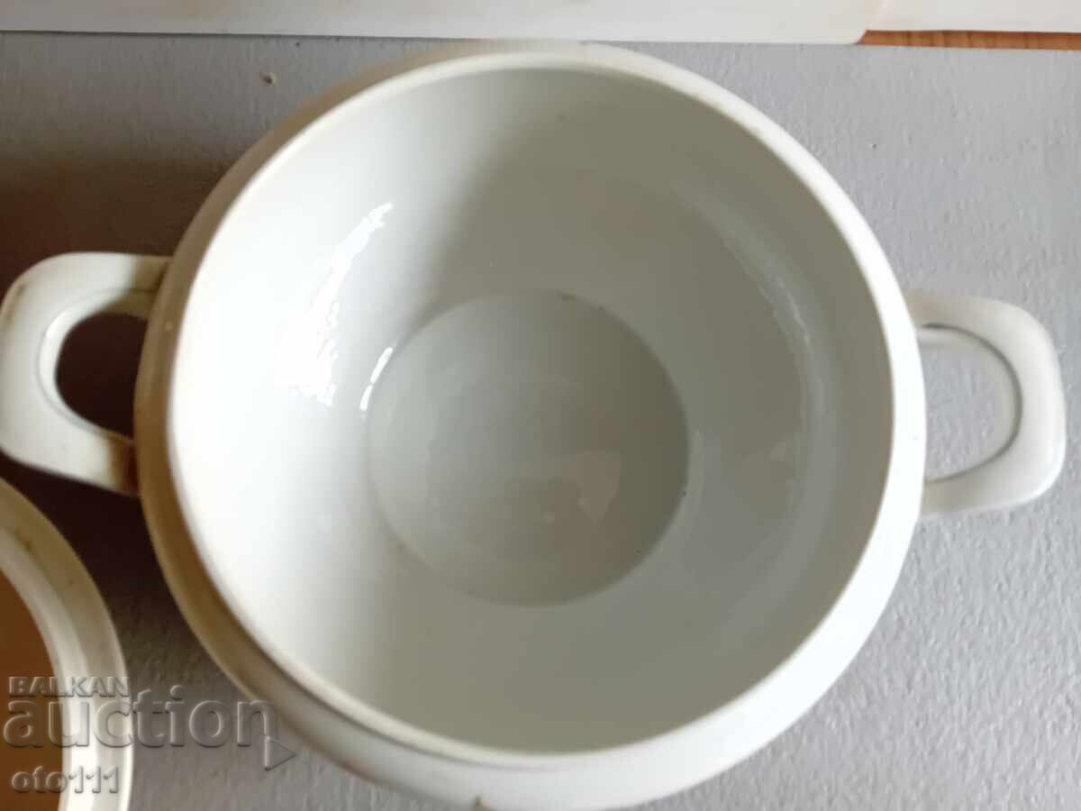 Auction  STAR PORCELAIN SOUP TUREEN