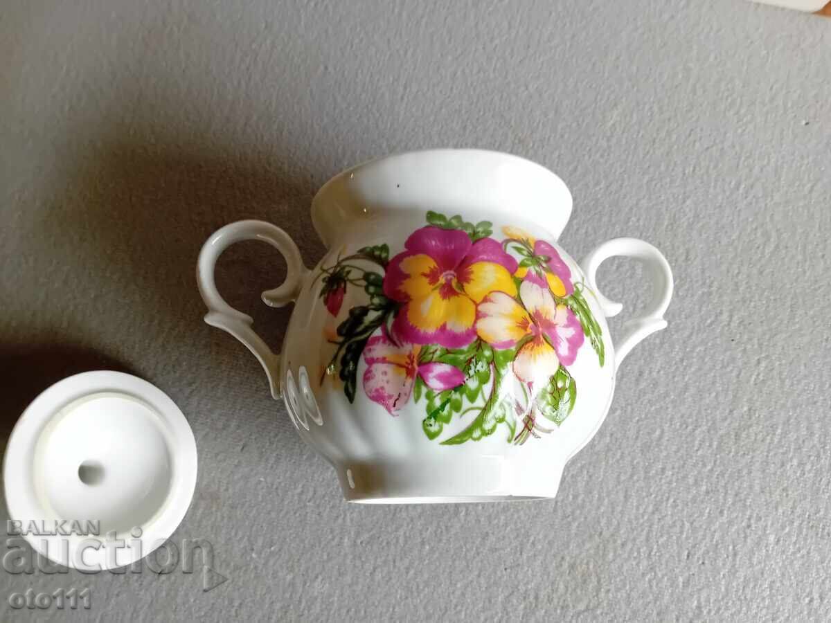 Livrarea Zaharniță veche din porțelan