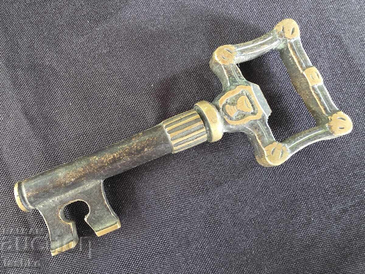 Παλιό τιρμπουσόν για κρασί