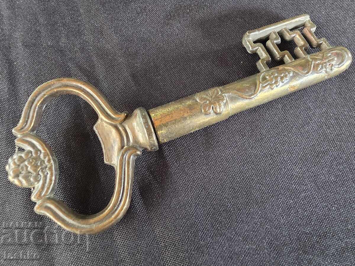 Old corkscrew for wine with price 39.99 BGN | € 20.45