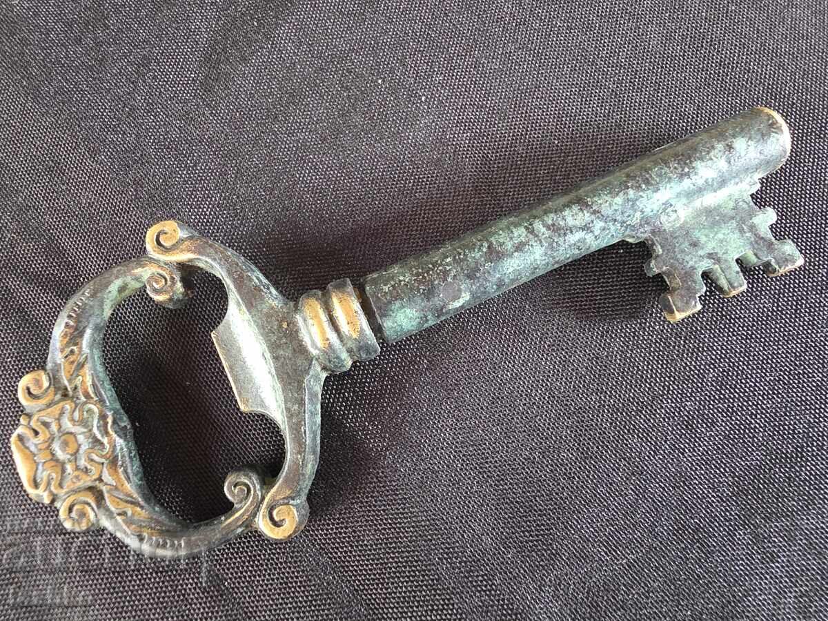 Παλιό τιρμπουσόν για κρασί με τιμή 29.99 BGN | € 15.33