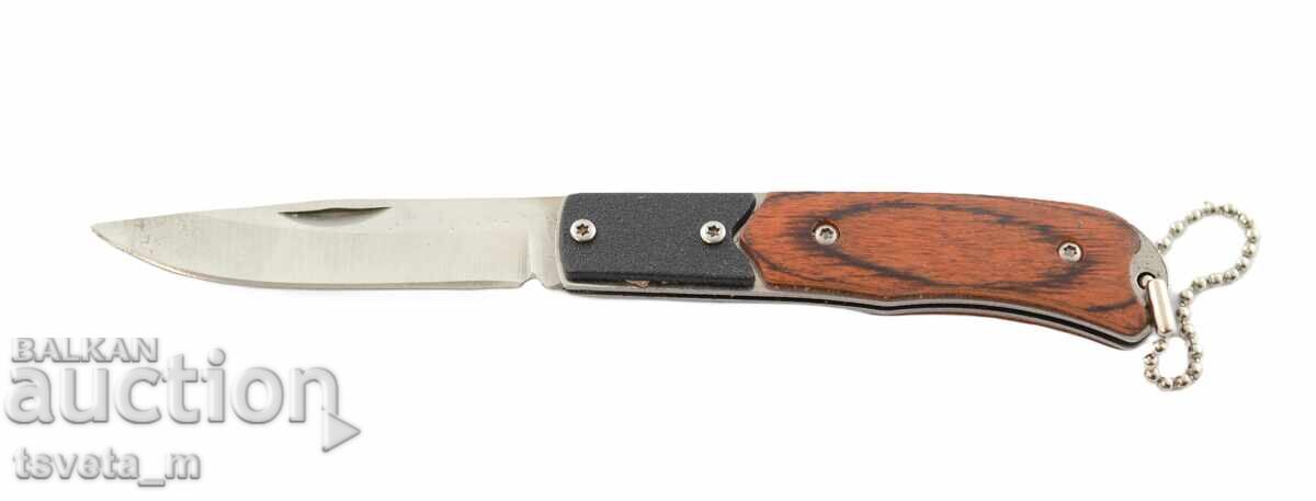 Auction A pocket knife Auction A pocket knife