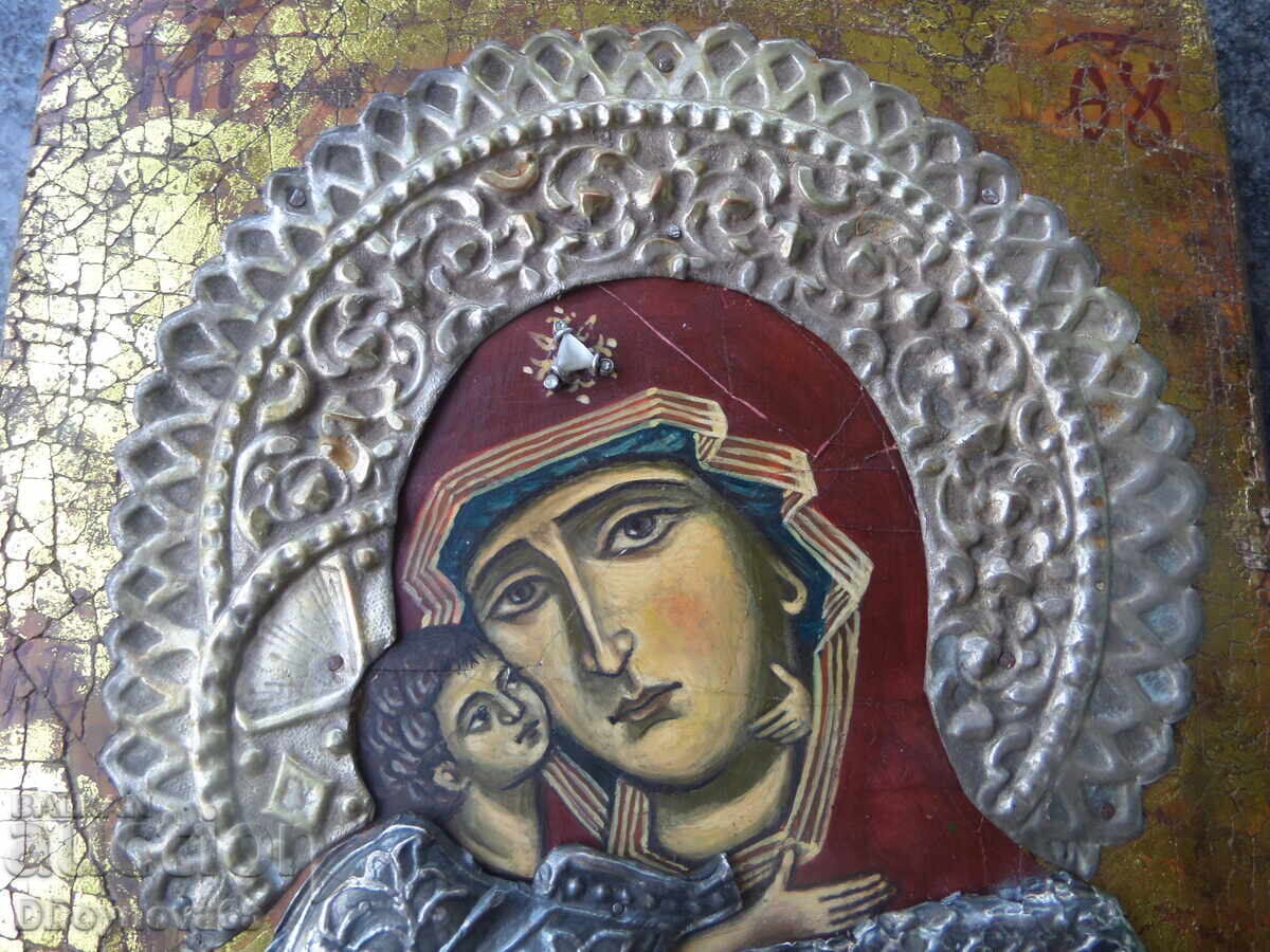 Света Богородица - икона с обков с цена 595.00 лв. | € 304.22