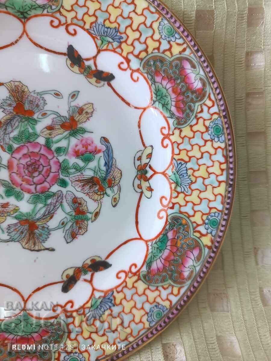 Аукцион Декоративна порцеланова чиния с пружина за окачване