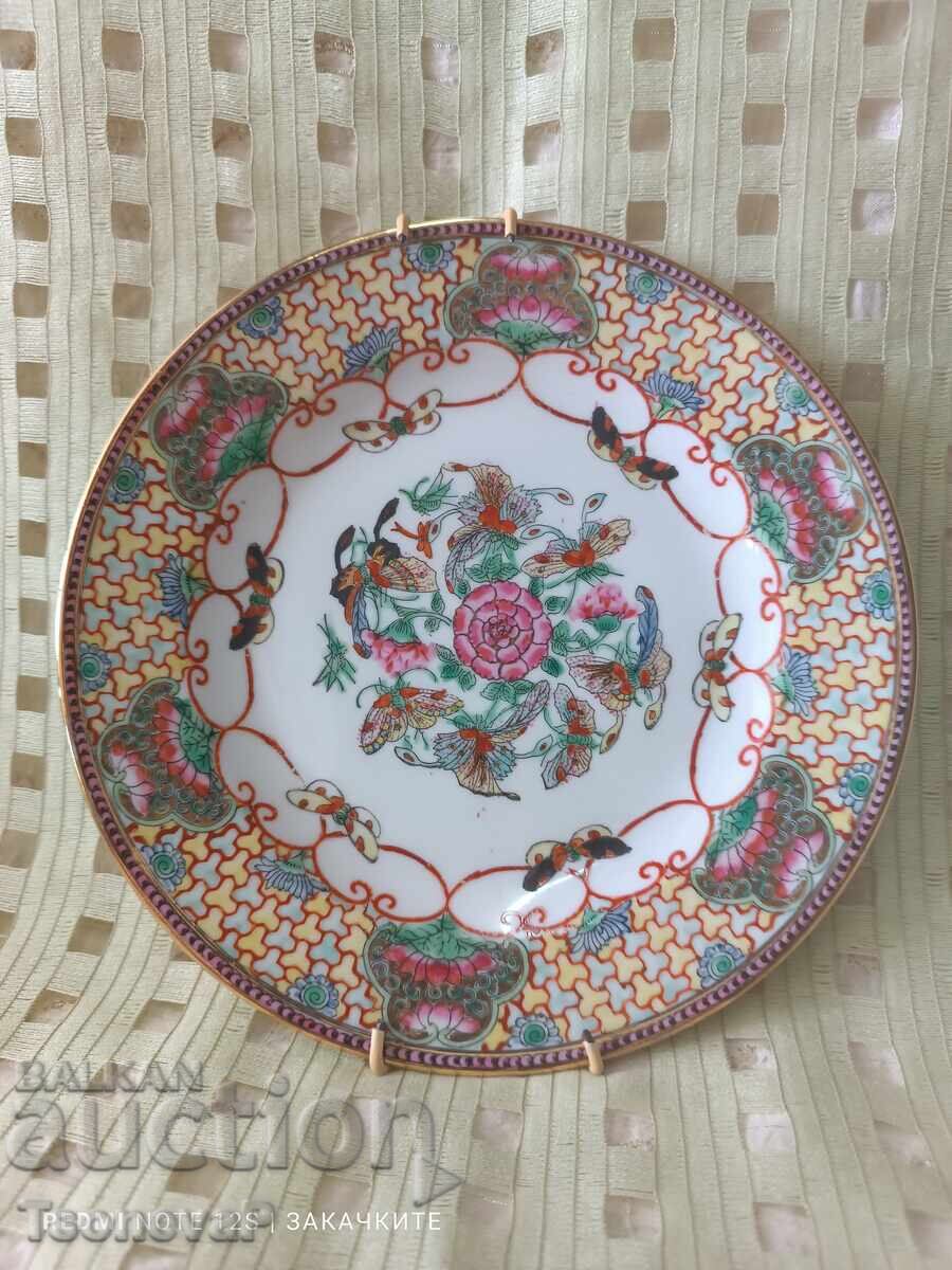 Декоративна порцеланова чиния с пружина за окачване