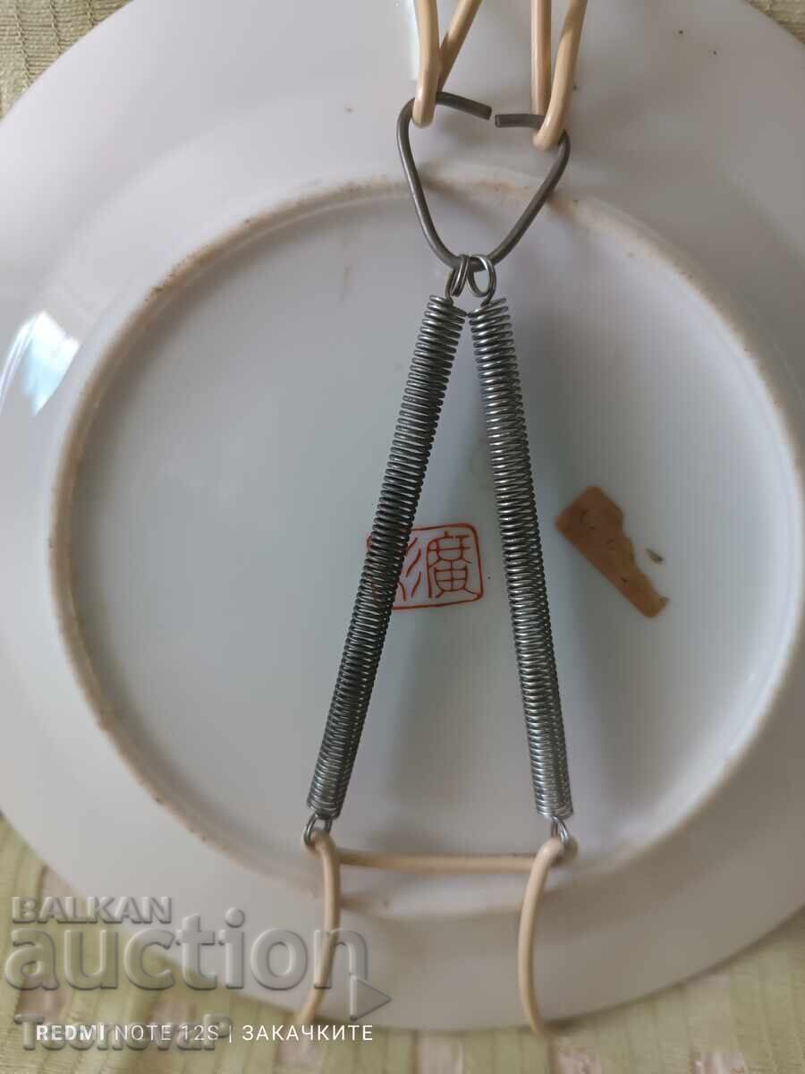 Декоративна порцеланова чиния с пружина за окачване - 6