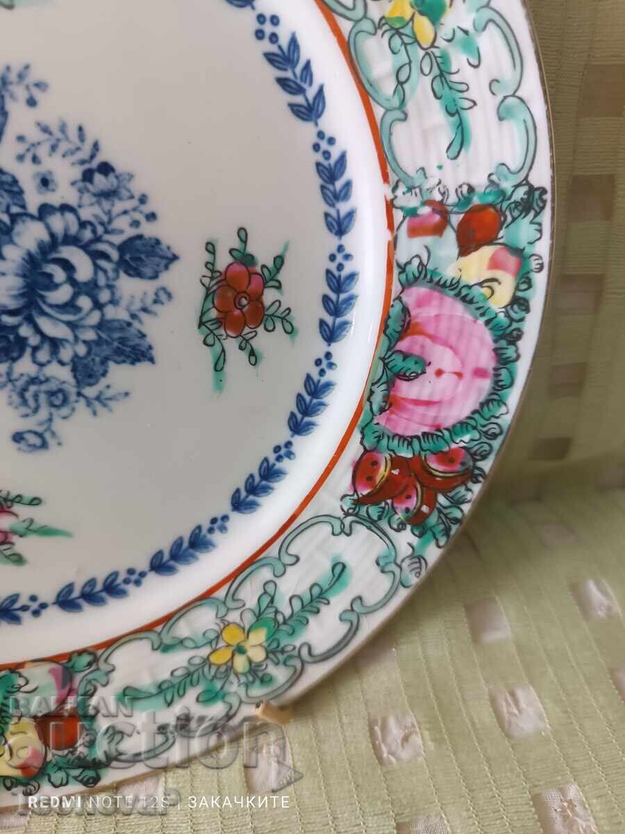 Delivery of Decorative porcelain plate with a spring for hanging