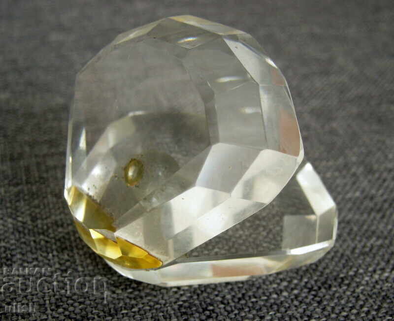 Доставка на Стара бижутерска бисерна мида кристално стъкло