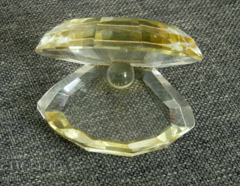 Стара бижутерска бисерна мида кристално стъкло