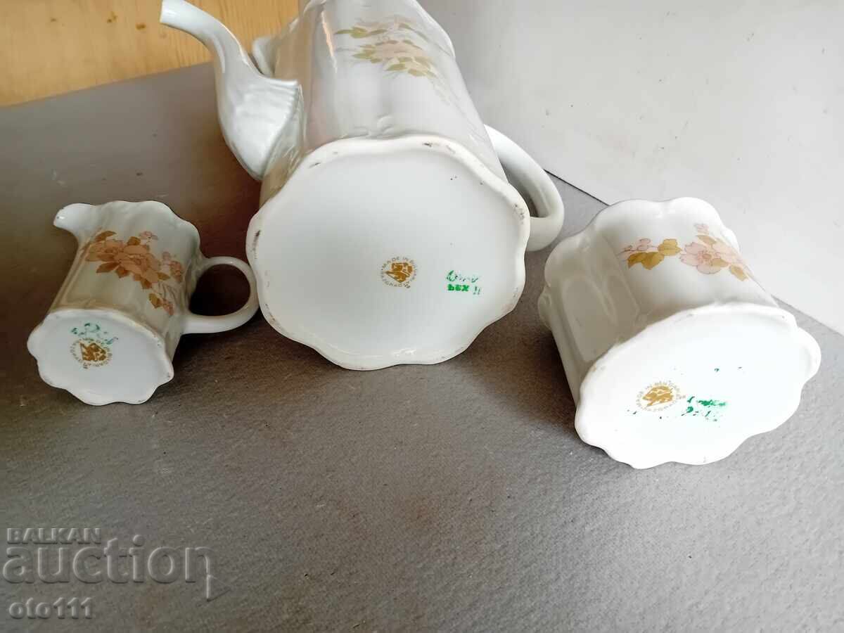 Delivery of OLD PORCELAIN SET