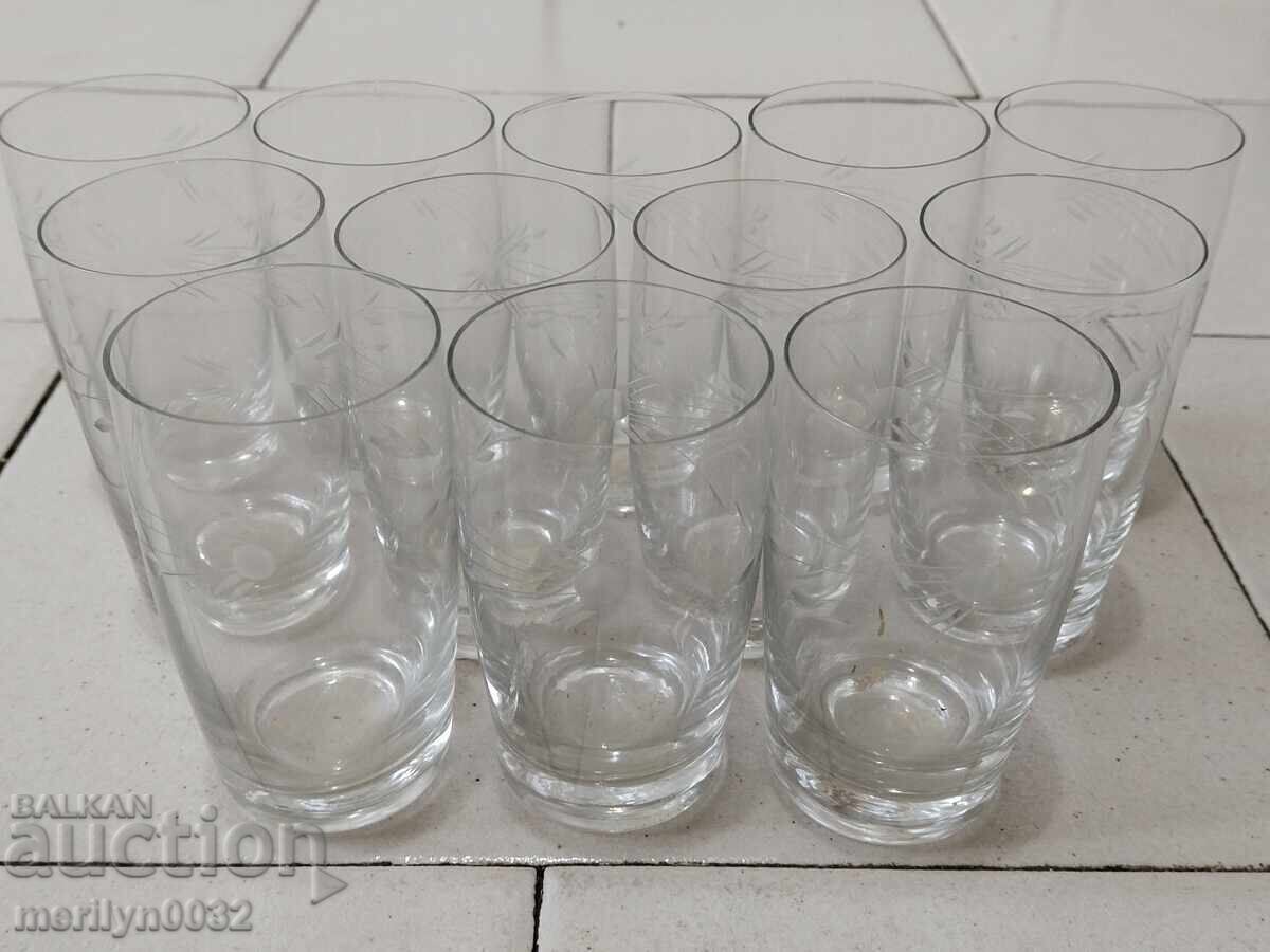 Аукцион Красив български сервиз чаши 12 бр чаша НРБ Аукцион Красив български сервиз чаши 12 бр чаша НРБ